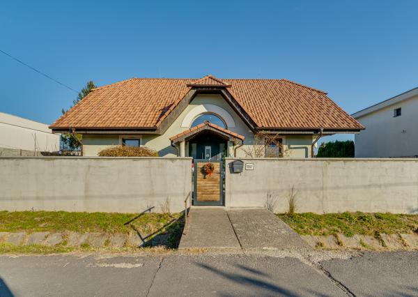 REZERVOVANÉ 5-izbový Rodinný Dom Na predaj - Trstice