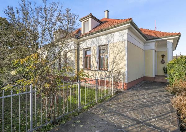 6 izbový rodinný dom Bernolákovo na predaj, priestranný, očarujúci s veľkým pozemkom