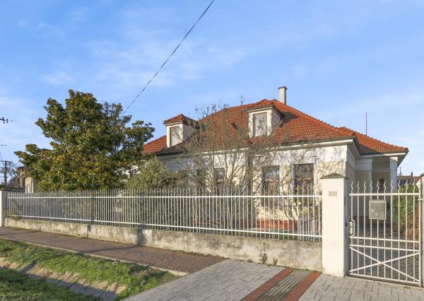 6 izbový rodinný dom Bernolákovo na predaj, priestranný, očarujúci s veľkým pozemkom