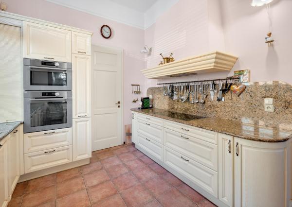 6 izbový rodinný dom Bernolákovo na predaj, priestranný, očarujúci s veľkým pozemkom