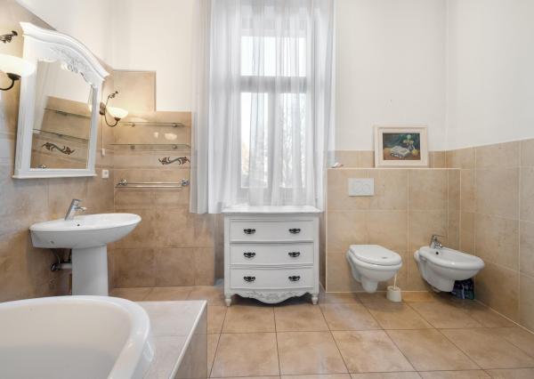 6 izbový rodinný dom Bernolákovo na predaj, priestranný, očarujúci s veľkým pozemkom