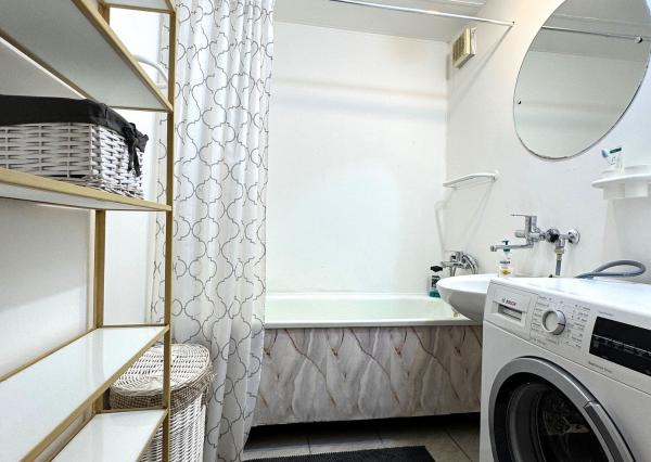 REZERVOVANÝ  - Exkluzívne na PREDAJ 4 izbový byt s loggiou, krásnym výhľadom na panorámu Prešova a potenciálom prerobenia, Švábska ul. Prešov