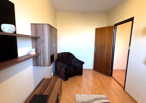 REZERVOVANÝ  - Exkluzívne na PREDAJ 4 izbový byt s loggiou, krásnym výhľadom na panorámu Prešova a potenciálom prerobenia, Švábska ul. Prešov