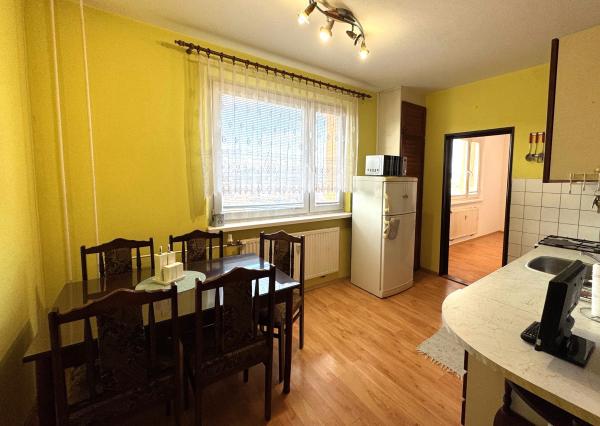 REZERVOVANÝ  - Exkluzívne na PREDAJ 4 izbový byt s loggiou, krásnym výhľadom na panorámu Prešova a potenciálom prerobenia, Švábska ul. Prešov