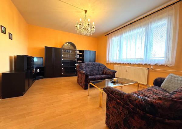 REZERVOVANÝ  - Exkluzívne na PREDAJ 4 izbový byt s loggiou, krásnym výhľadom na panorámu Prešova a potenciálom prerobenia, Švábska ul. Prešov