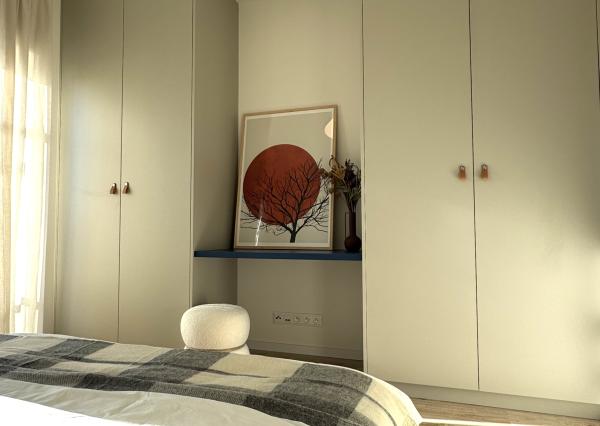 PREDAJ dizajnový 2-izbový byt s dvoma balkónmi a garážou v Slnečniciach POP – moderné bývanie s eleganciou