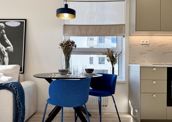 PREDAJ dizajnový 2-izbový byt s dvoma balkónmi a garážou v Slnečniciach POP – moderné bývanie s eleganciou