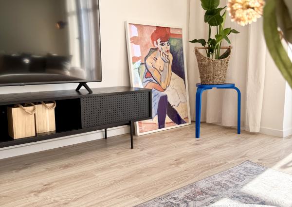 PREDAJ dizajnový 2-izbový byt s dvoma balkónmi a garážou v Slnečniciach POP – moderné bývanie s eleganciou