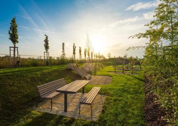 PREDAJ dizajnový 2-izbový byt s dvoma balkónmi a garážou v Slnečniciach POP – moderné bývanie s eleganciou