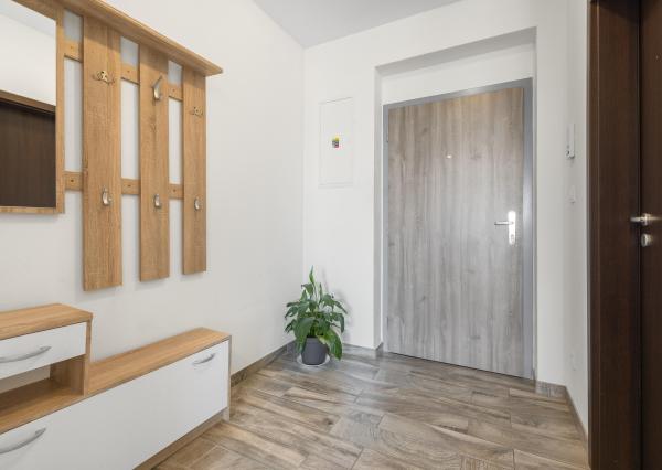 Útulný 2-izbový byt v Novej Dedinke na predaj, vhodný aj ako instetičná príležitosť