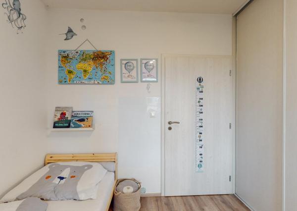 4. Izbový rodinný dom, obytná plocha 82 m2, pozemok 392 m2 ,Rajka