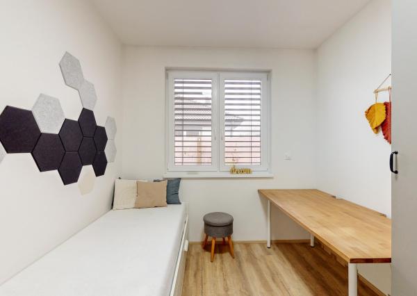 4. Izbový rodinný dom, obytná plocha 82 m2, pozemok 392 m2 ,Rajka