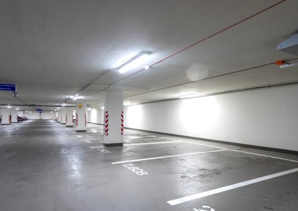 Na PREDAJ unikátny dizajnový 2 izbový byt s loggiou a garážovým státím na 10. posch. v ikonickom SKY PARKu (veža 4)