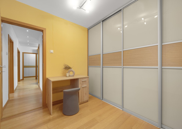 PRENAJATÝ - Wealth Group ponúka exkluzívne na prenájom 2,5 izbový byt v Bratislave