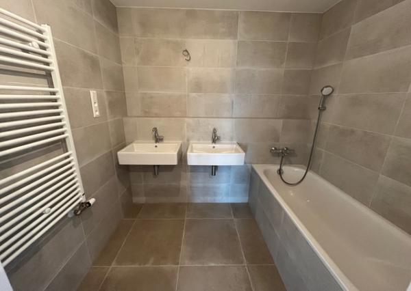 Na prenájom 2 izbový byt v projekte SKY PARK s loggiou, s pivnicou a parkovacím miestom