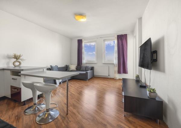 REZERVOVANÉ Na predaj 2-izbový byt s dvoma parkovacími miestami na Zemplínskej ulici v Senci