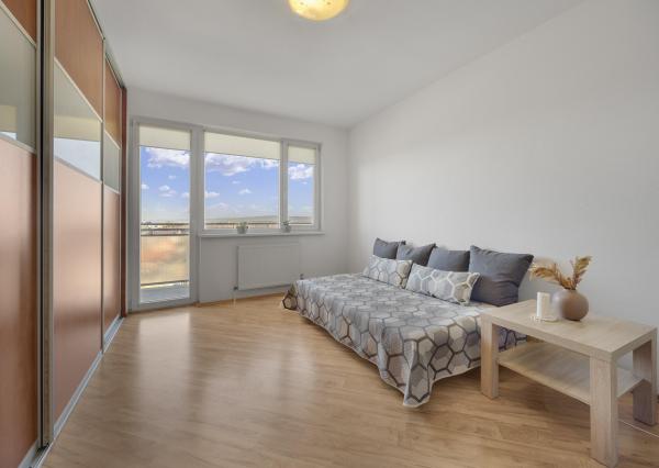 REZERVOVANÉ Na predaj 2-izbový byt s dvoma parkovacími miestami na Zemplínskej ulici v Senci