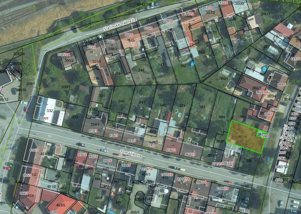 Posledný voľný pozemok v lukratívnej štvrti na stavbu domu