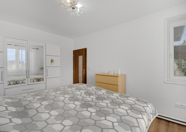 ZNÍŽENÁ CENA!!! SENEC – NA PREDAJ 2 samostatne stojace rodinné domy + podnikateľský priestor na 9,8 à pozemku