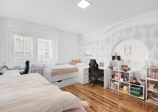 ZNÍŽENÁ CENA!!! SENEC – NA PREDAJ 2 samostatne stojace rodinné domy + podnikateľský priestor na 9,8 à pozemku