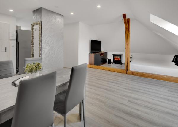 ZNÍŽENÁ CENA!!! SENEC – NA PREDAJ 2 samostatne stojace rodinné domy + podnikateľský priestor na 9,8 à pozemku