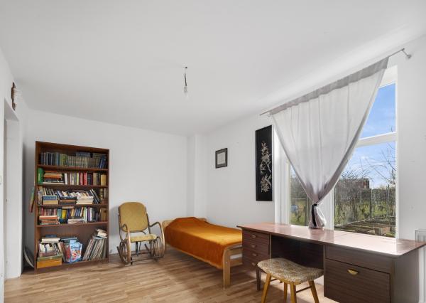 ZNÍŽENÁ CENA!!! SENEC – NA PREDAJ 2 samostatne stojace rodinné domy + podnikateľský priestor na 9,8 à pozemku