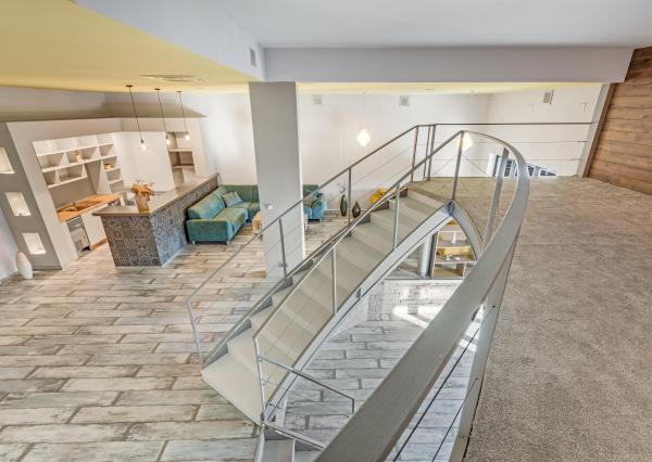 ZNÍŽENÁ CENA!!! SENEC – NA PREDAJ atraktívny, viacgeneračný 6 izbový rodinný dom s priestranným podnikateľským priestorom – polyfunkcia, v lukratívnej a vyhľadávanej časti mesta.