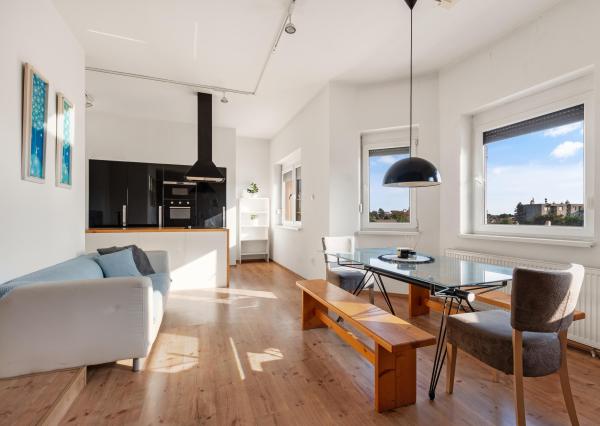 ZNÍŽENÁ CENA!!! SENEC – NA PREDAJ atraktívny, viacgeneračný 6 izbový rodinný dom s priestranným podnikateľským priestorom – polyfunkcia, v lukratívnej a vyhľadávanej časti mesta.