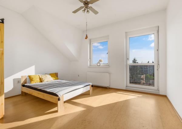 ZNÍŽENÁ CENA!!! SENEC – NA PREDAJ atraktívny, viacgeneračný 6 izbový rodinný dom s priestranným podnikateľským priestorom – polyfunkcia, v lukratívnej a vyhľadávanej časti mesta.