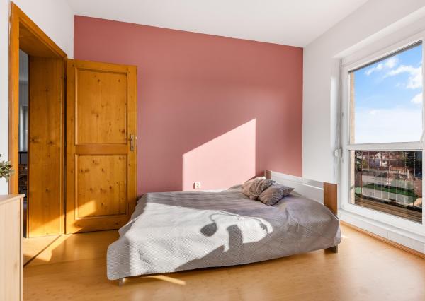 ZNÍŽENÁ CENA!!! SENEC – NA PREDAJ atraktívny, viacgeneračný 6 izbový rodinný dom s priestranným podnikateľským priestorom – polyfunkcia, v lukratívnej a vyhľadávanej časti mesta.