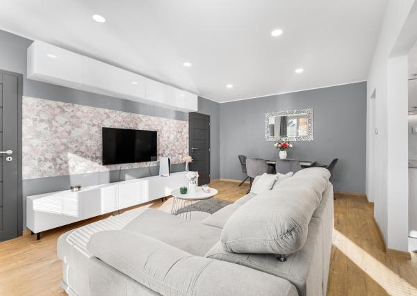 PREDAJ Moderného a priestranného 2,5 izbový bytu v srdci Ružinova