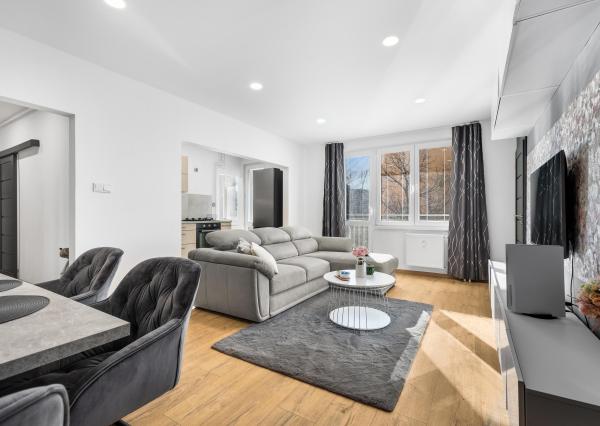 PREDAJ Moderného a priestranného 2,5 izbový bytu v srdci Ružinova