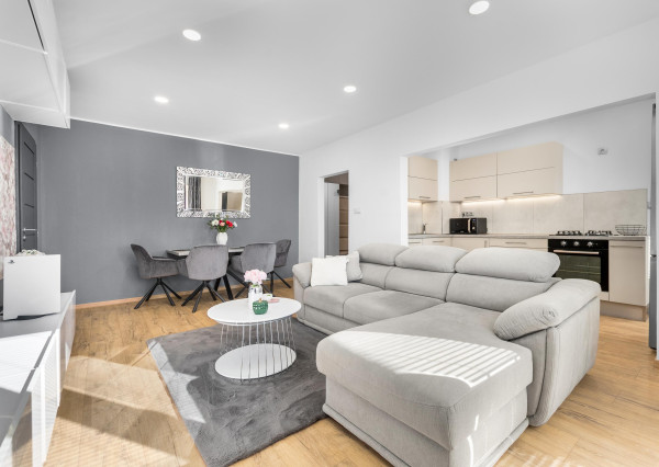 PREDAJ Moderného a priestranného 2,5 izbový bytu v srdci Ružinova