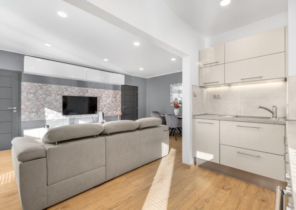 PREDAJ Moderného a priestranného 2,5 izbový bytu v srdci Ružinova