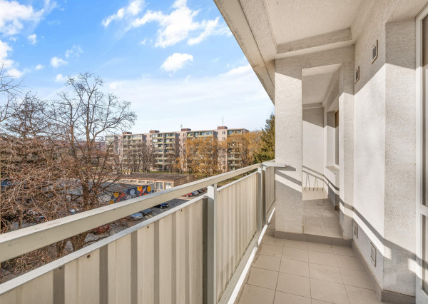 PREDAJ Moderného a priestranného 2,5 izbový bytu v srdci Ružinova