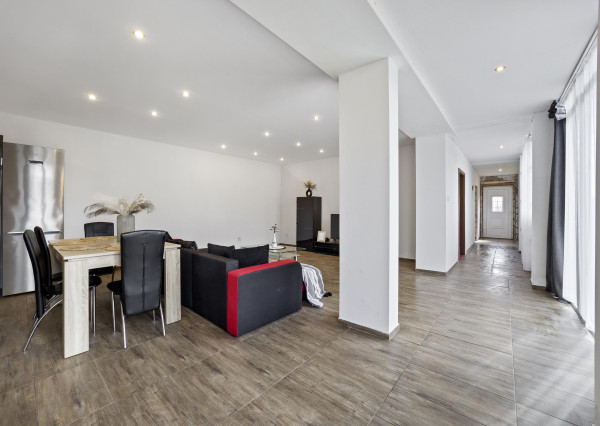 REZERVOVANÉ JELKA, okr. Galanta - NA PREDAJ samostatný rodinný dom s veľkou perspektívou