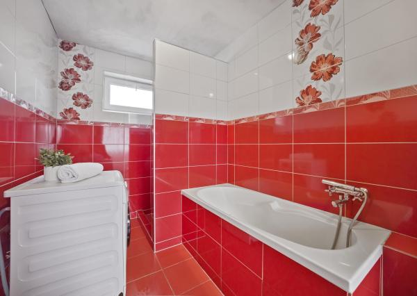 REZERVOVANÉ JELKA, okr. Galanta - NA PREDAJ samostatný rodinný dom s veľkou perspektívou