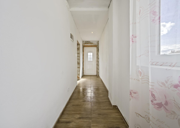 REZERVOVANÉ JELKA, okr. Galanta - NA PREDAJ samostatný rodinný dom s veľkou perspektívou