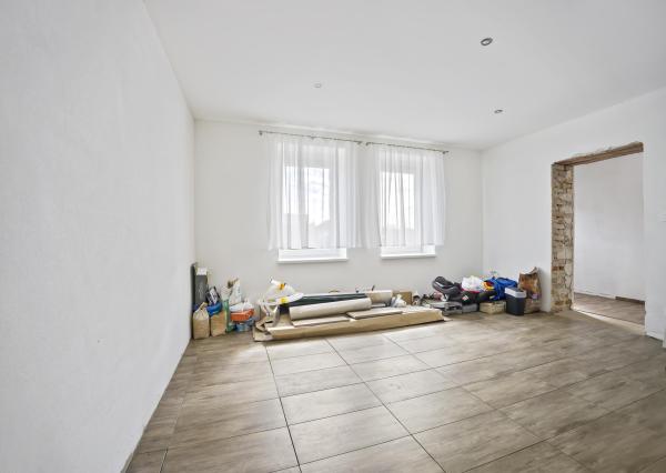 REZERVOVANÉ JELKA, okr. Galanta - NA PREDAJ samostatný rodinný dom s veľkou perspektívou