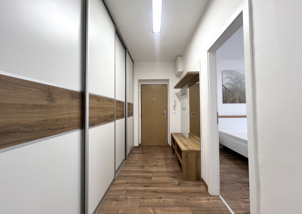 Exkluzívny 3-izbový byt s veľkou terasou v srdci Starého Mesta – Kozia ulica