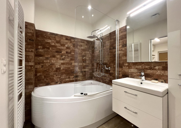 Exkluzívny 3-izbový byt s veľkou terasou v srdci Starého Mesta – Kozia ulica