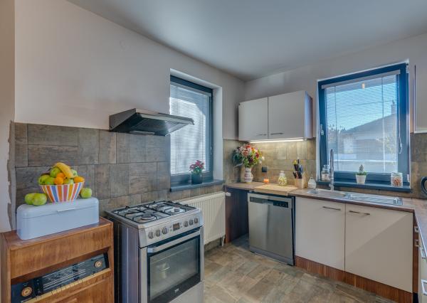 REZERVOVANÉ 5-izbový Rodinný Dom Na predaj - Trstice