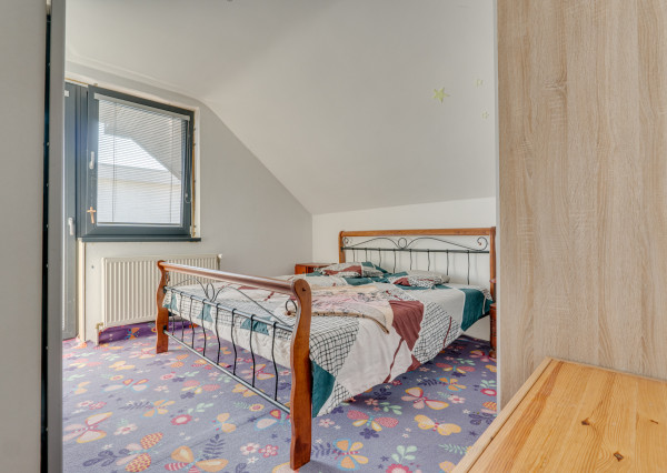 REZERVOVANÉ 5-izbový Rodinný Dom Na predaj - Trstice