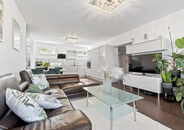 SENEC- NA PREDAJ 4.izb. RD, Slnečné jazerá JUH