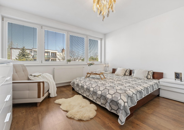 SENEC- NA PREDAJ 4.izb. RD, Slnečné jazerá JUH