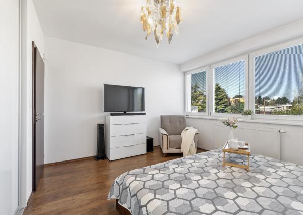 SENEC- NA PREDAJ 4.izb. RD, Slnečné jazerá JUH