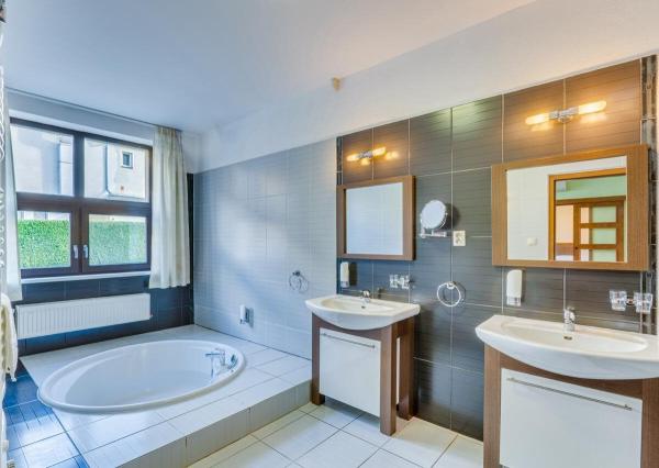 NA PREDAJ -EXLUZÍVNA INVESTIČNÁ PRÍLEŽITOSŤ V SRDCI  SLNEČNÝCH JAZIER