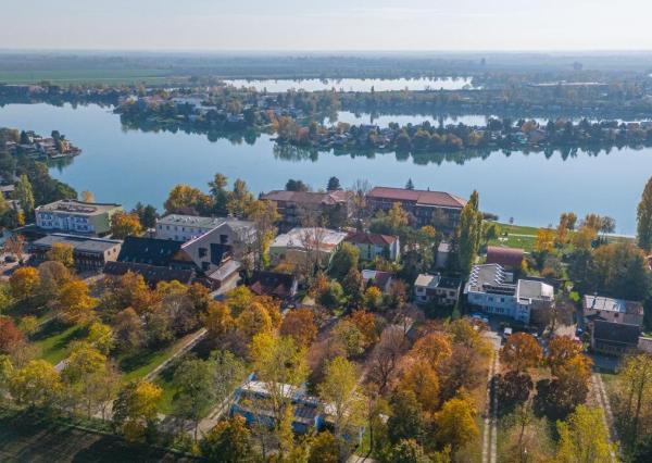 NA PREDAJ -EXLUZÍVNA INVESTIČNÁ PRÍLEŽITOSŤ V SRDCI  SLNEČNÝCH JAZIER