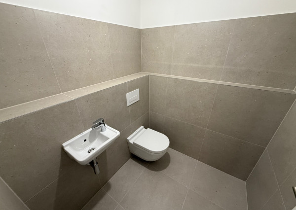 METROPOLIS na PREDAJ moderný 2-izbový apartmán, Bottova ul., Bratislava – Staré Mesto