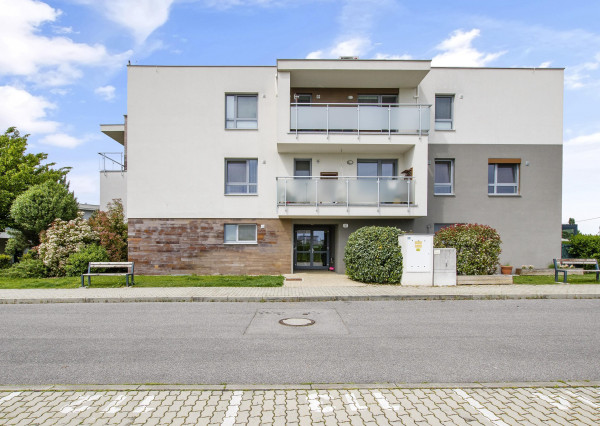 Na predaj 2-izbový byt s nadštandartnou výmerou a s vlastným parkovacím státim